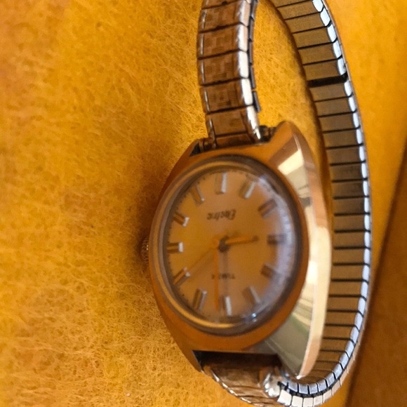 Vintage Women’s Timex Electric Watch Gold Tone